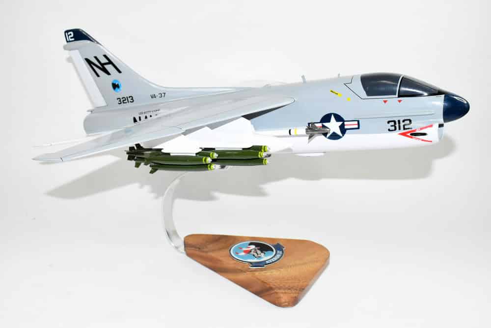 VA-37 Ragin' Bulls A-7a (1969) Model