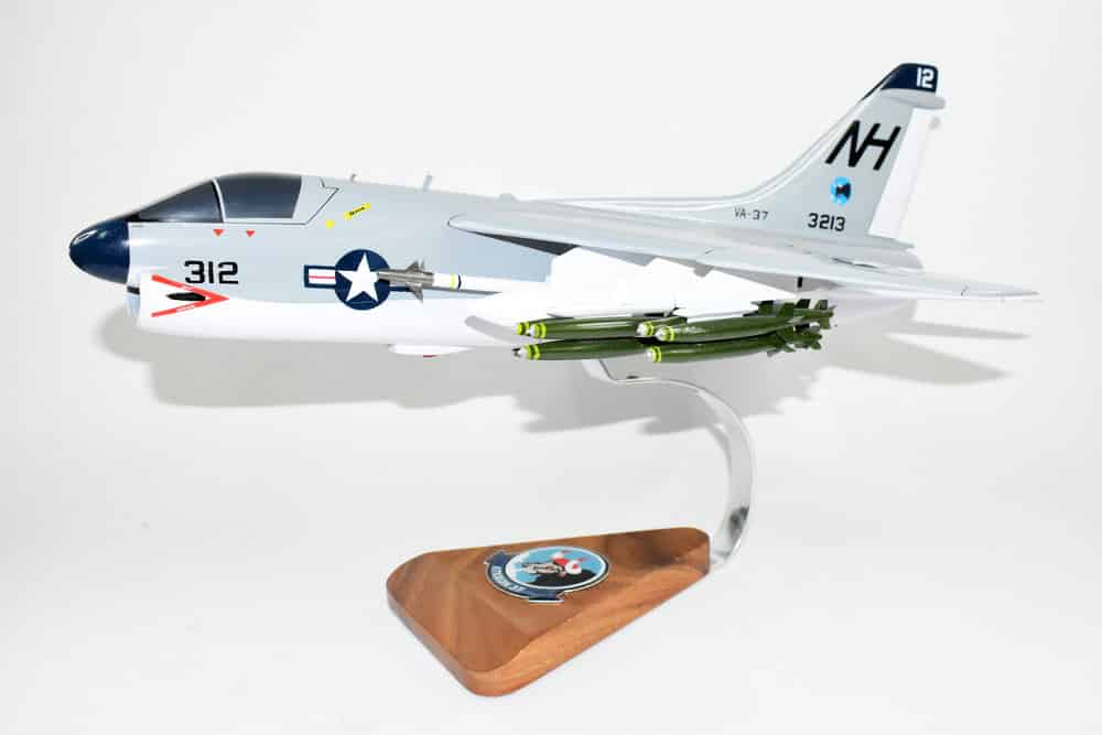 VA-37 Ragin' Bulls A-7a (1969) Model