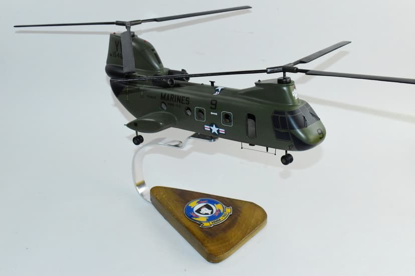 HMM-165 White Knights (154803) CH-46