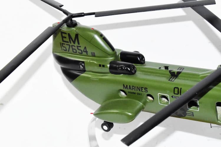 HMM-261 Raging Bulls CH-46 (157654) Model