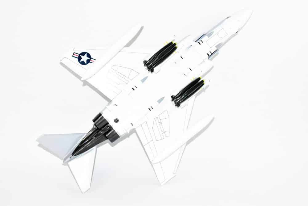 VMFA-333 Fighting Shamrocks F-4j Model