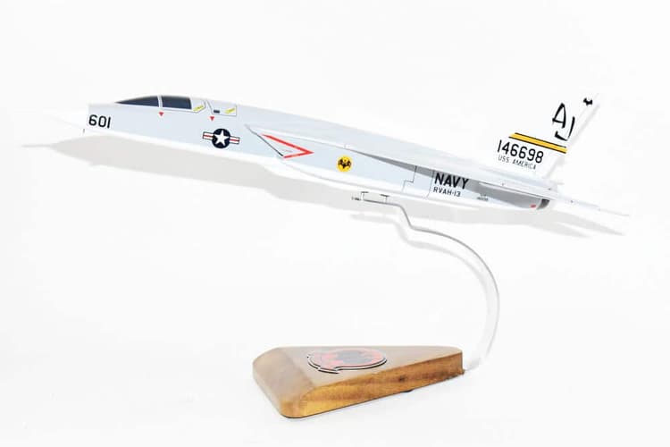 RVAH-13 Bats RA-5C (USS America) Model