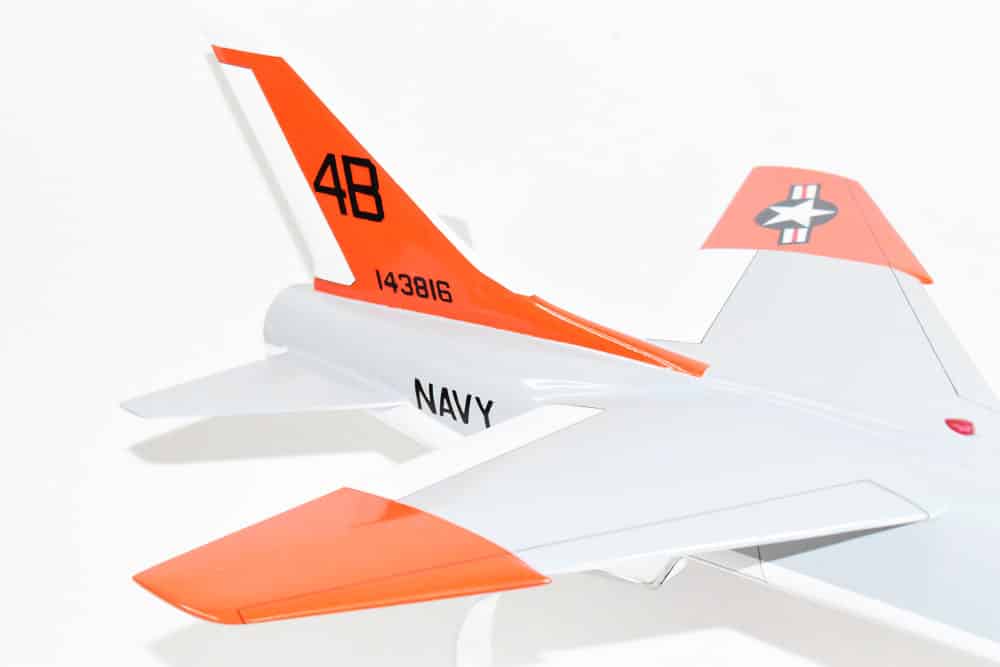 VT-86 Sabrehawks F-8 Crusader Model