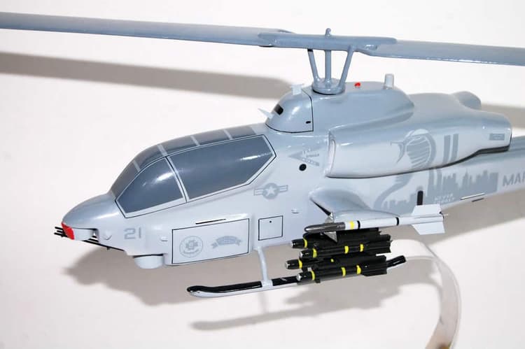 HMLA-169 World Famous Vipers AH-1W Model (9/11 Scheme)