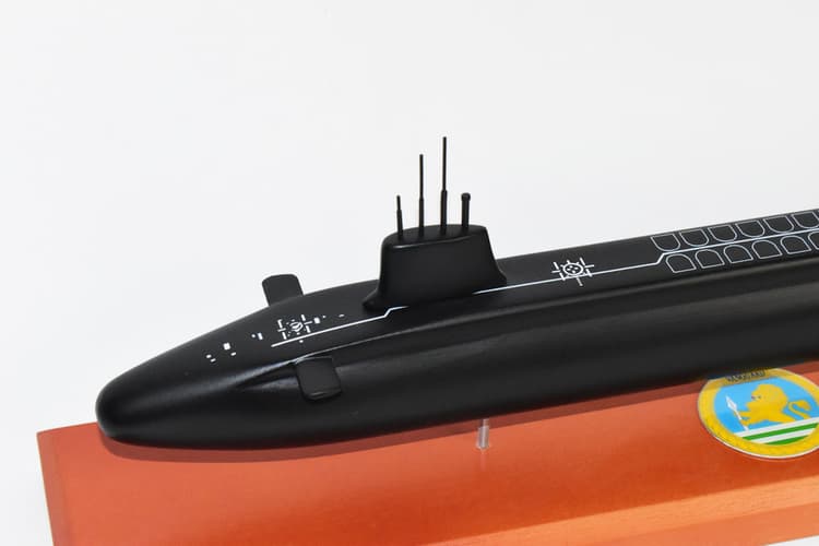 HMS Vanguard (S28) Submarine Model