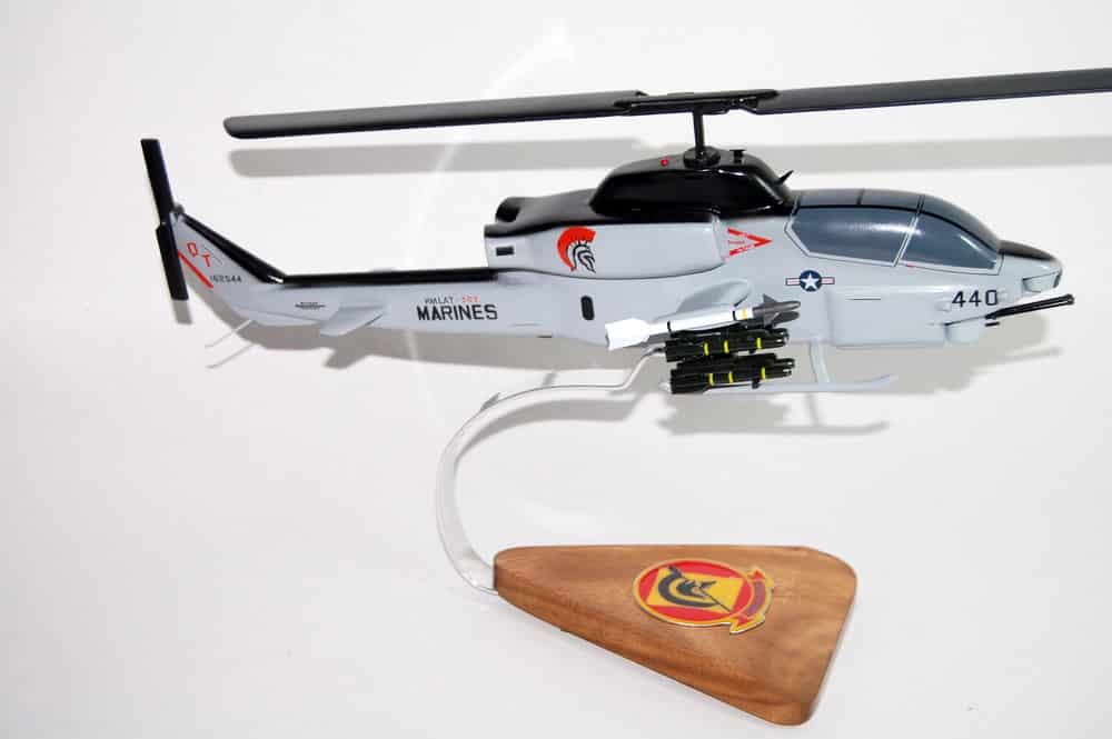 HMLAT-303 Atlas AH-1W Model