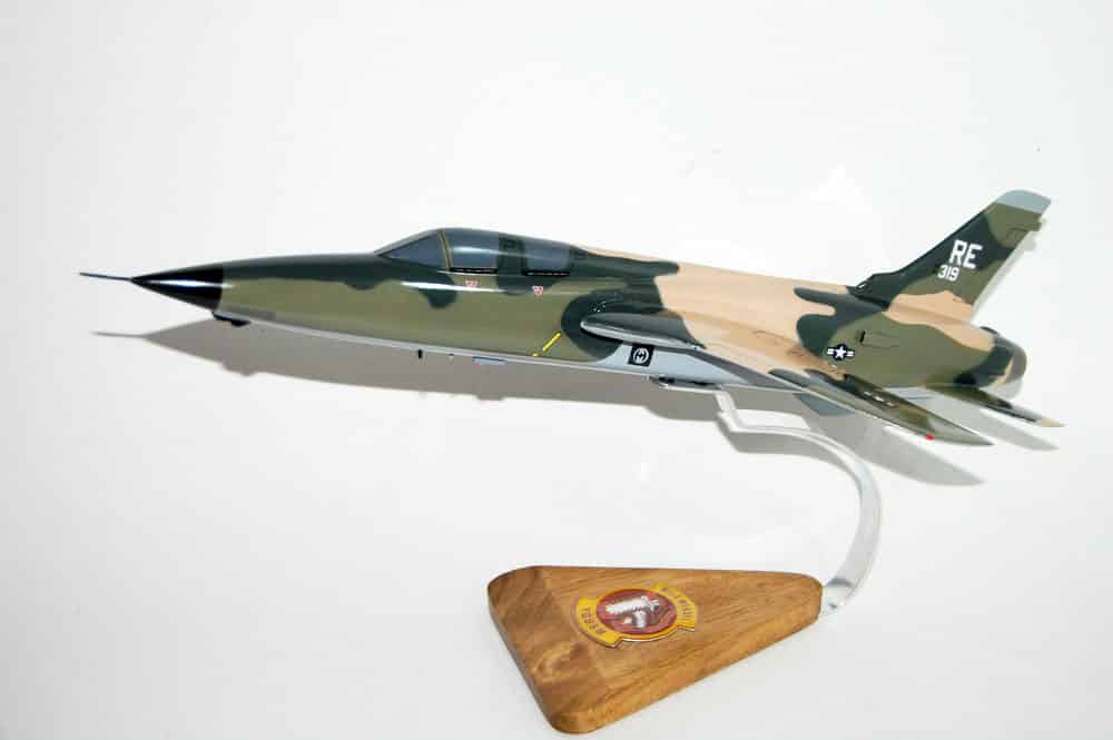 Wild Weasel Squadron F-105F Thunderchief Model