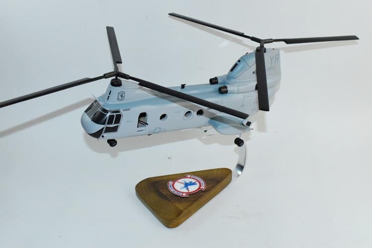 HMM-161 Greyhawks CH-46E Model