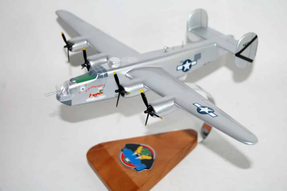 864th Bomb Squadron 494th Bomb Group B-24J Model