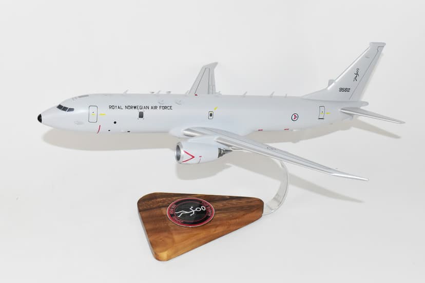 No. 333 Squadron RNoAF P-8 Model