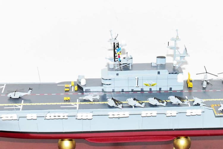 VA-72 Blue Hawks A-7e (1972) Model