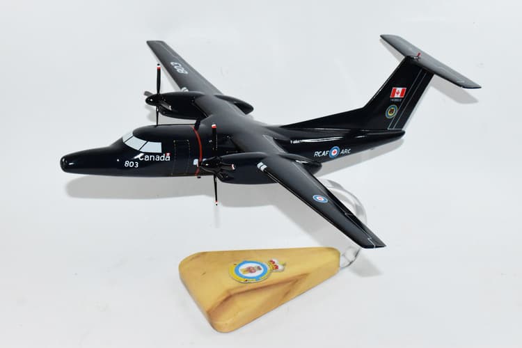 RCAF Gonzo Dash-8 102 series (CT-142) Model