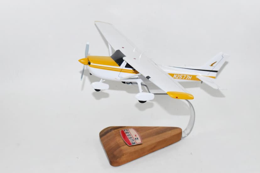 Cessna 172 Skyhawk 1970s Yellow