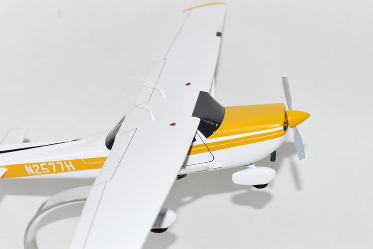 Cessna 172 Skyhawk 1970s Yellow