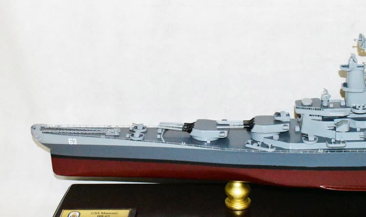 BB-63 USS Missouri 'Mighty Mo' 1945, 42 inch Mahogany model