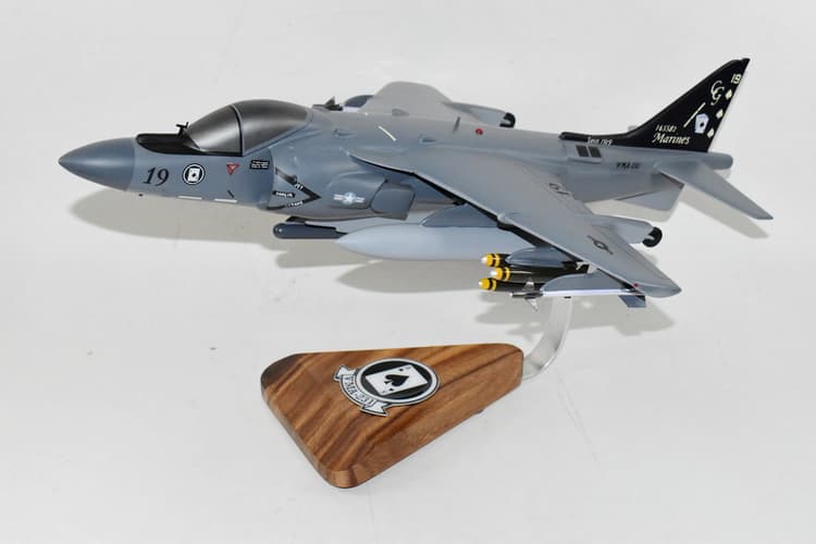 VMA-231 Ace of Spades AV-8B Harrier Model