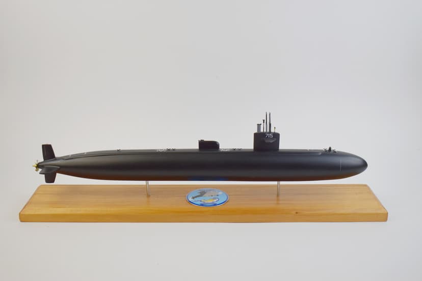 USS Buffalo (SSN-715) FLT I Black Hull Submarine Model with DryDock Shelter