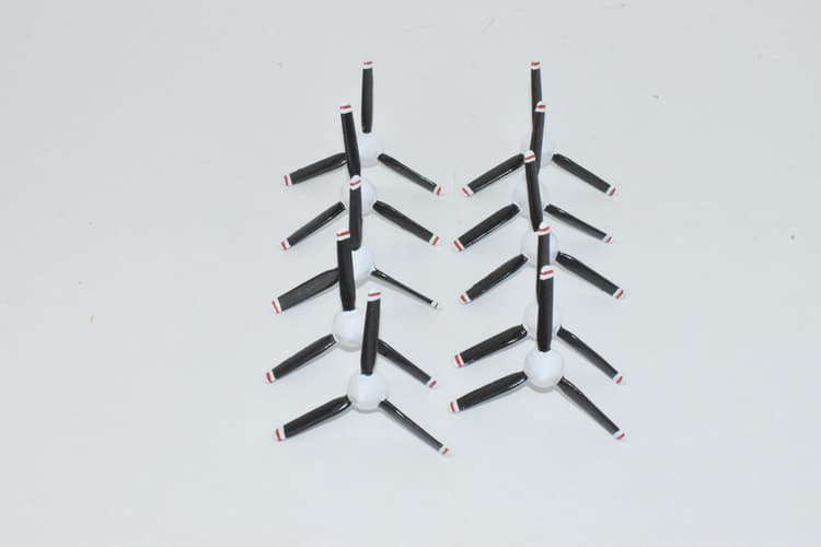 Beechcraft® C-12 Huron, 3-Bladed (White/Red Tip) Replacement Props