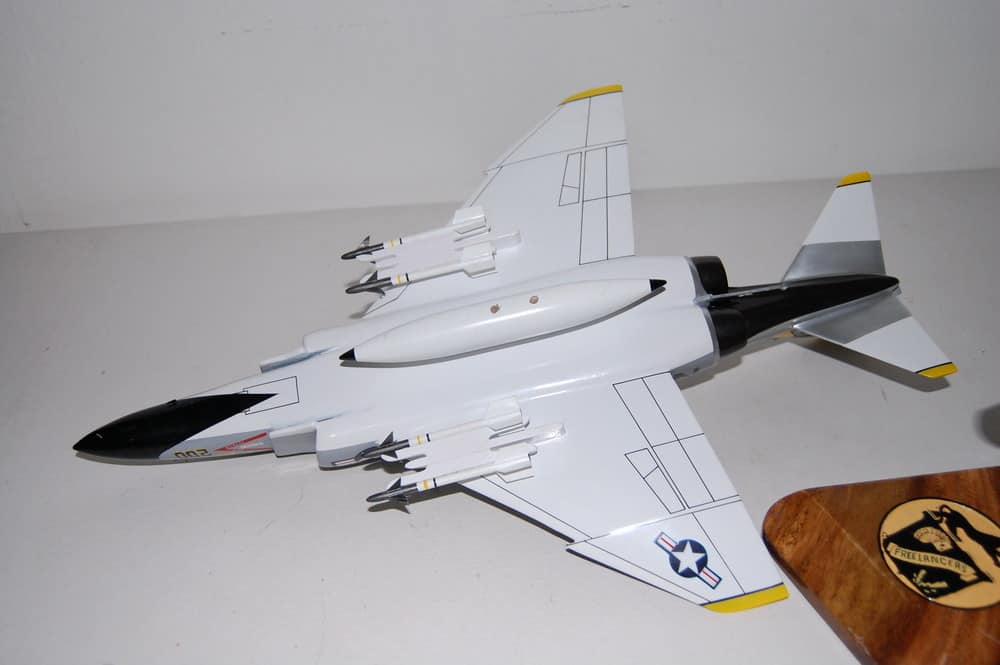 VF-21 Freelancers F-4 model