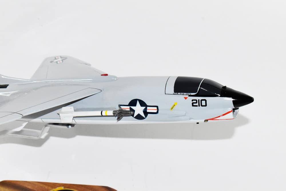 VF-162 Hunters F-8E Crusader Model