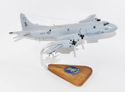 VP-4 Skinny Dragons P-3C (1990s) with weapons Model