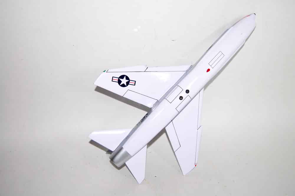 VU-7 Tallyhoers F-8 Crusader Model