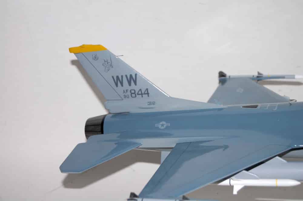 14th Fighter Squadron F-16 model