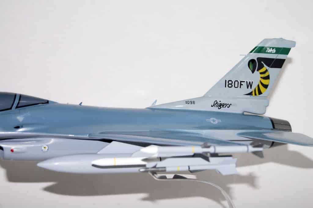112th Fighter Squadron Stingers F-16 Model