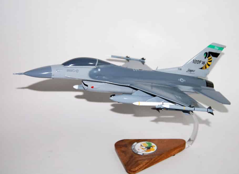 112th Fighter Squadron Stingers F-16 model (5)