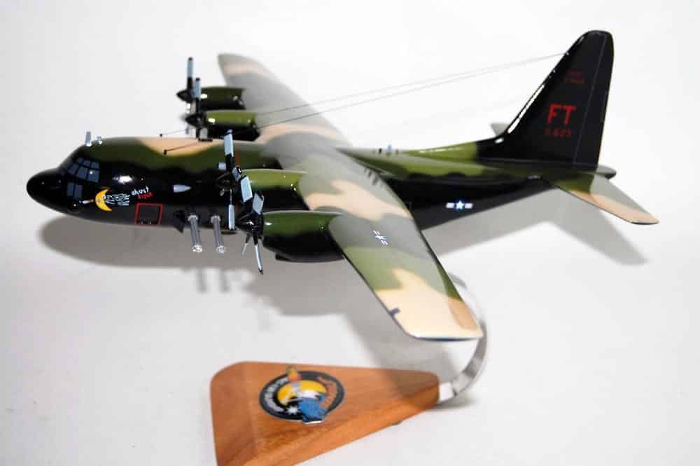 16 SOS Spectre AC-130 Ghostrider model