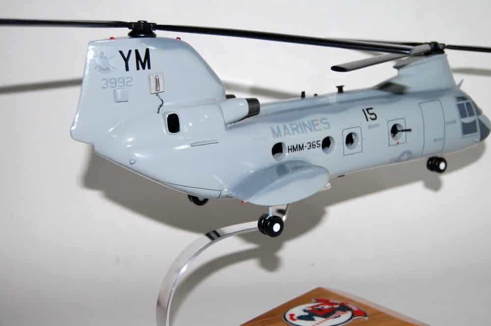 HMM-365 Blue Knights CH-46 Model