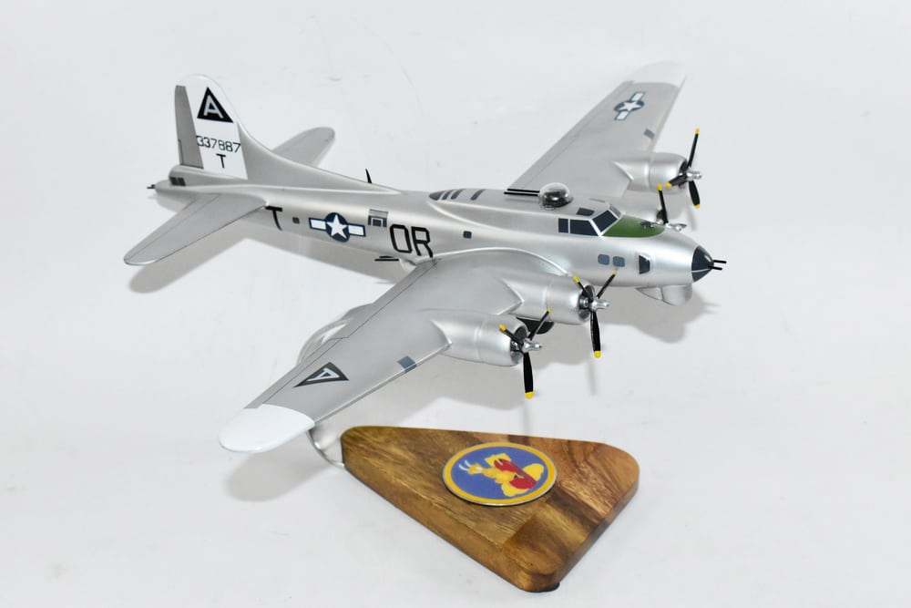 323d Bomb Squadron ‘Ole Battle Axe’ B-17G Model