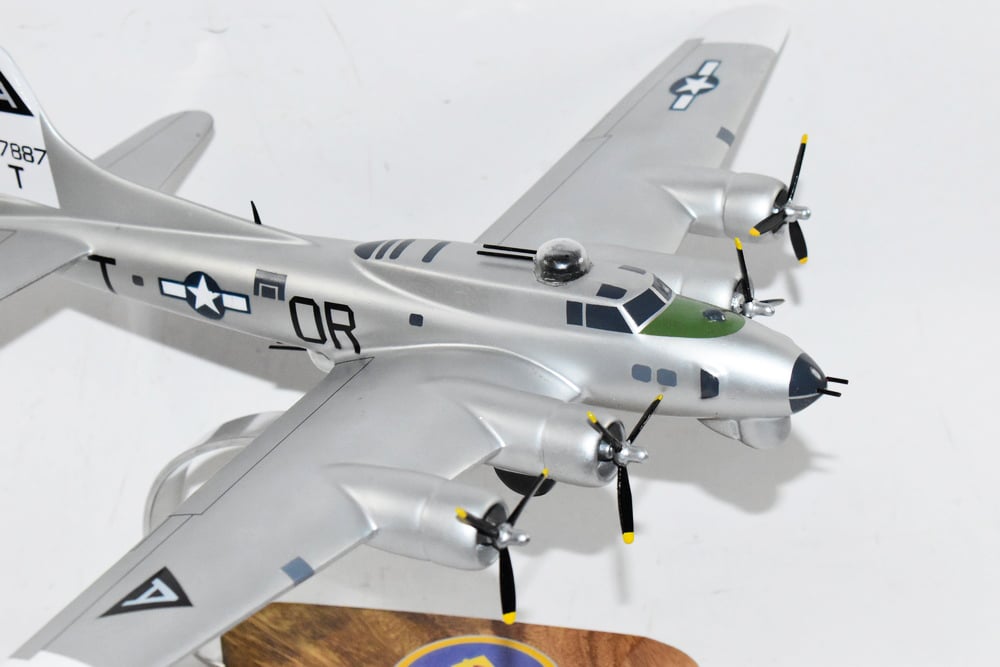323d Bomb Squadron ‘Ole Battle Axe’ B-17G Model