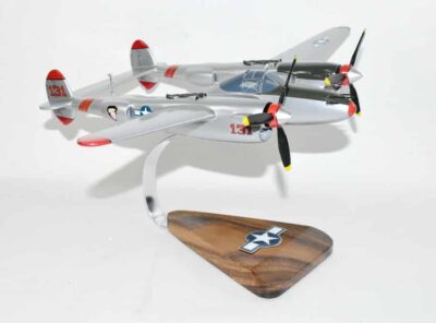 Petrohobby Modelismo - Avião P-38 F Lightning - Glacier Girl - Kit