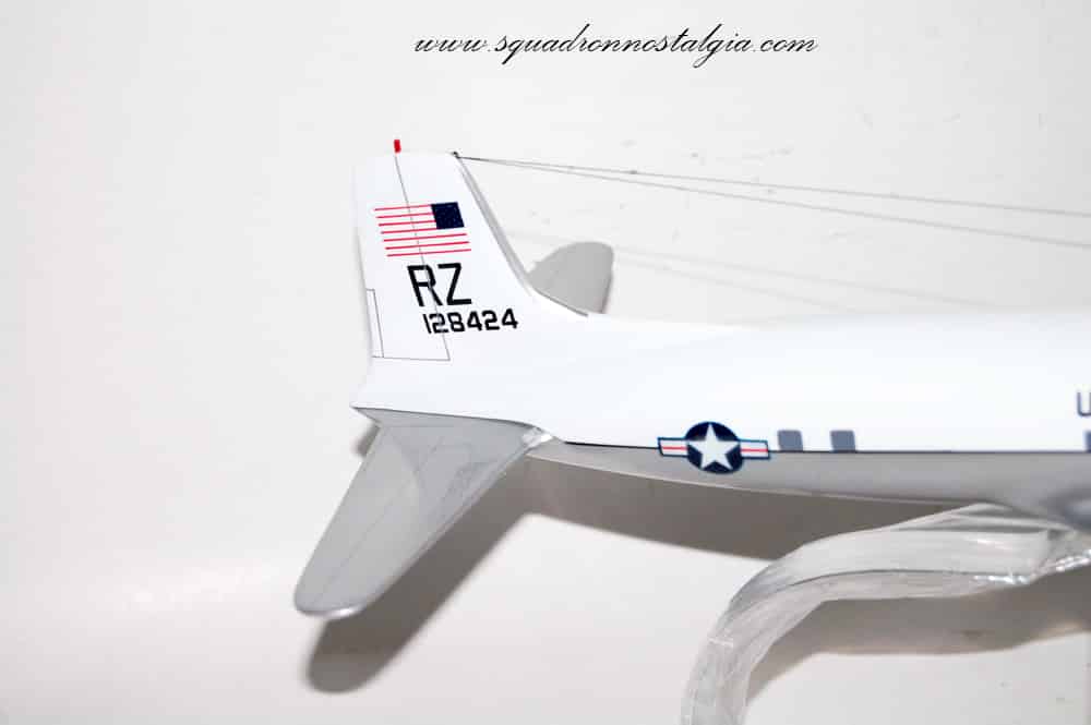 VR-21 Fleet Tactical Support Pineapple Airlines C-118 (424) Model
