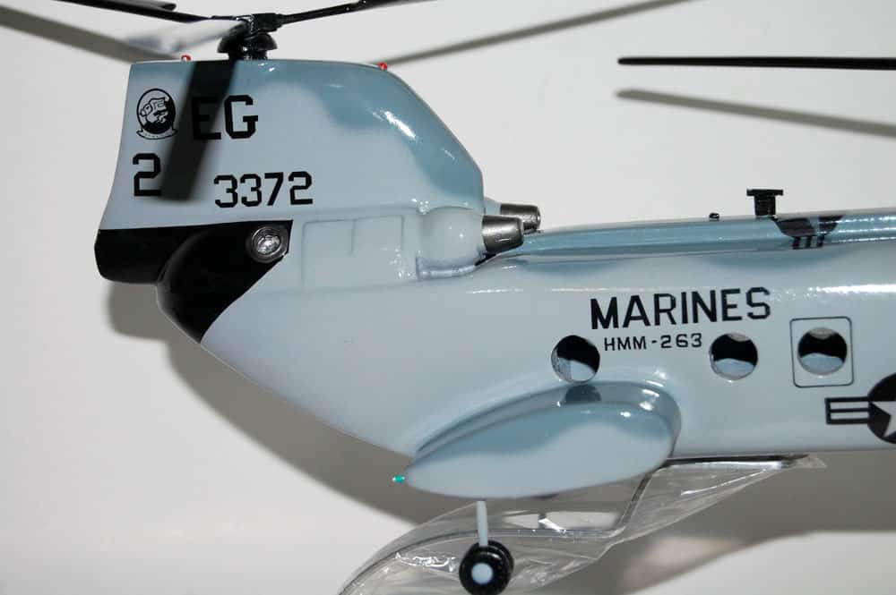 HMM-263 Thunder Chickens CH-46 (3372) Model
