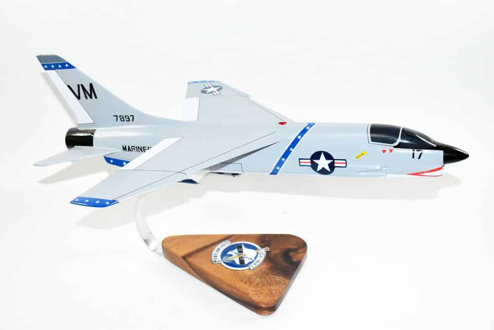 VMF(AW)-451 Warlords F-8D (1963) Model