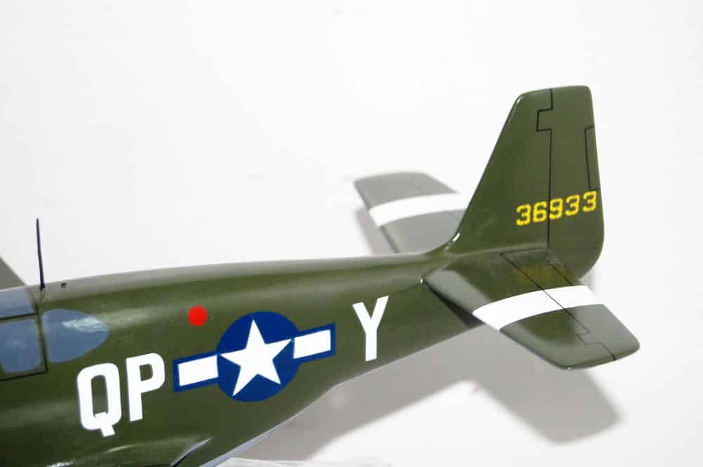 334th Fighter Squadron, 4th Fighter Group (1944) P-51B Mustang Model