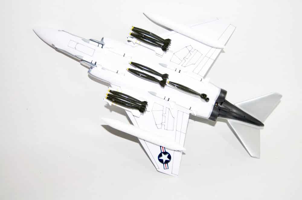VMFA-333 Fighting Shamrocks F-4j Model