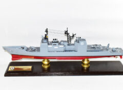 USS Ticonderoga (CG-47) Model