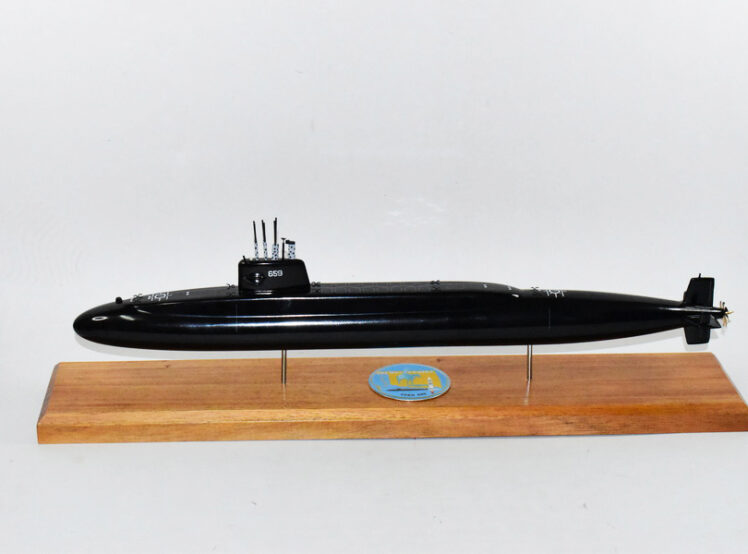USS Will Rogers SSBN-659 Submarine Model (Black Hull)