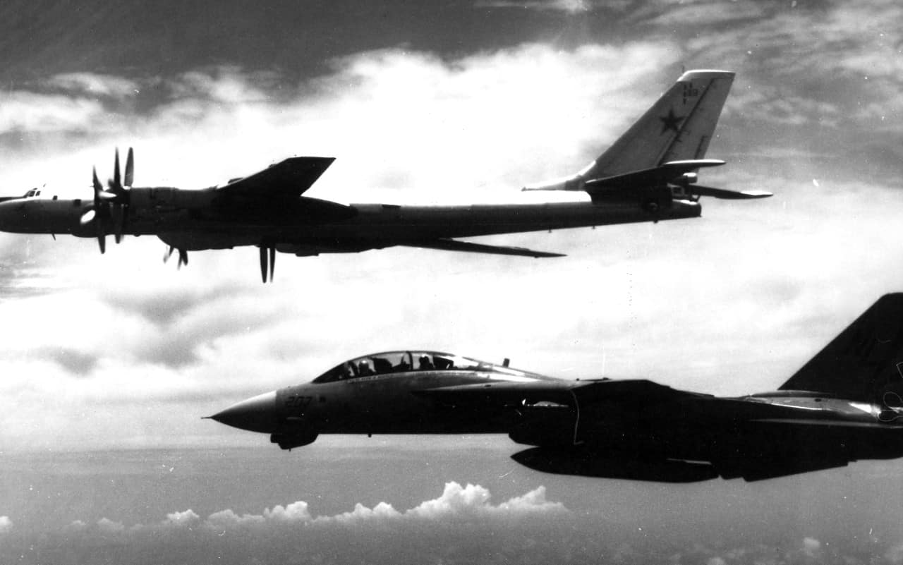 File:F-14 Tomcat VF-114 escorting TU-95 Bear.jpg - Wikipedia