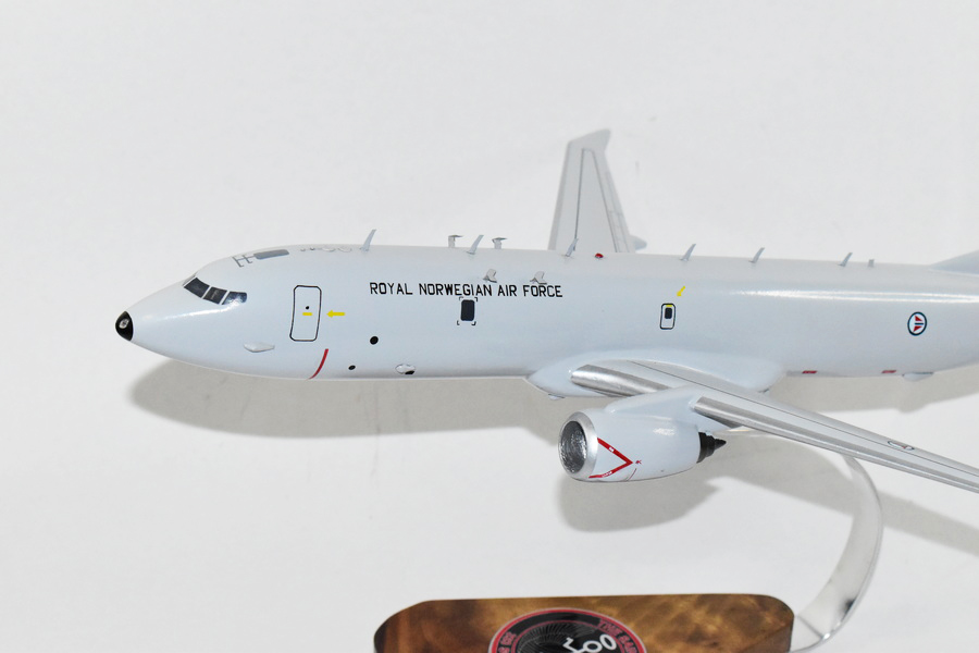 No. 333 Squadron RNoAF P-8 Model
