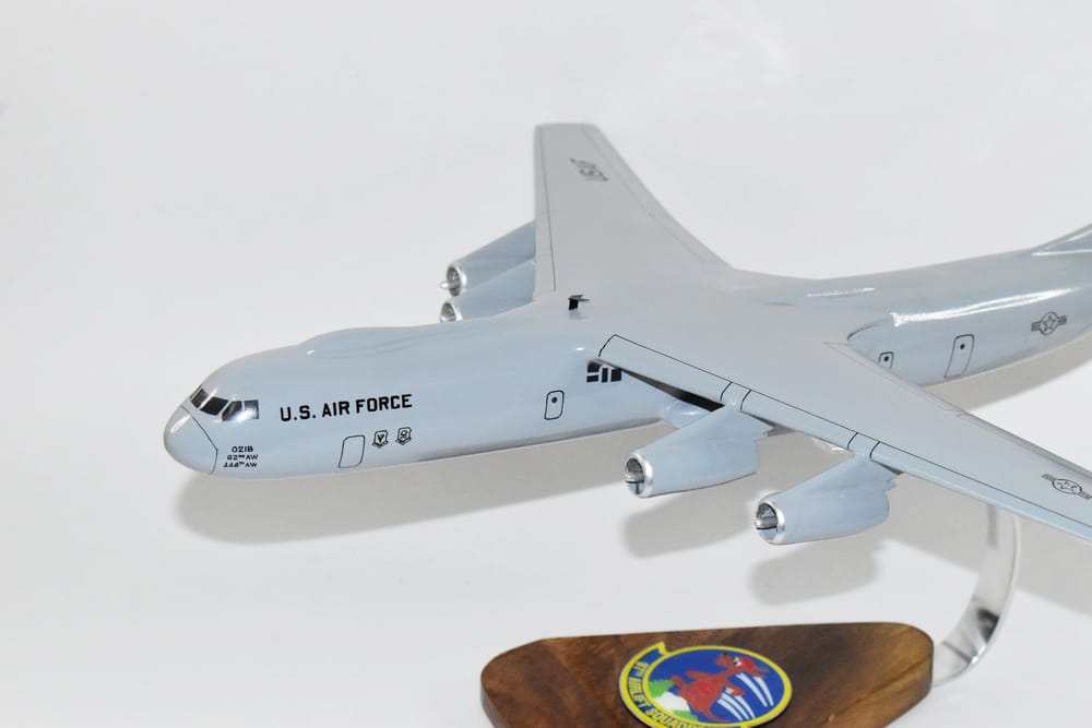 97th Airlift Squadron Fightin' Roos McChord C-141b Model