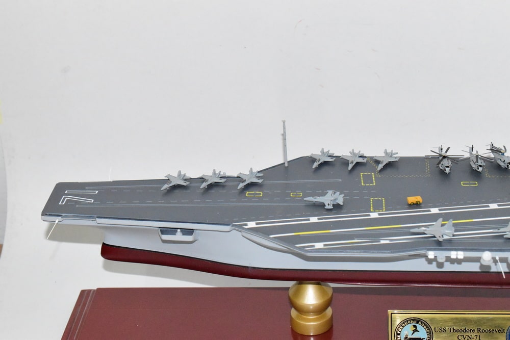USS Theodore Roosevelt (CVN-71) 24 inch Model