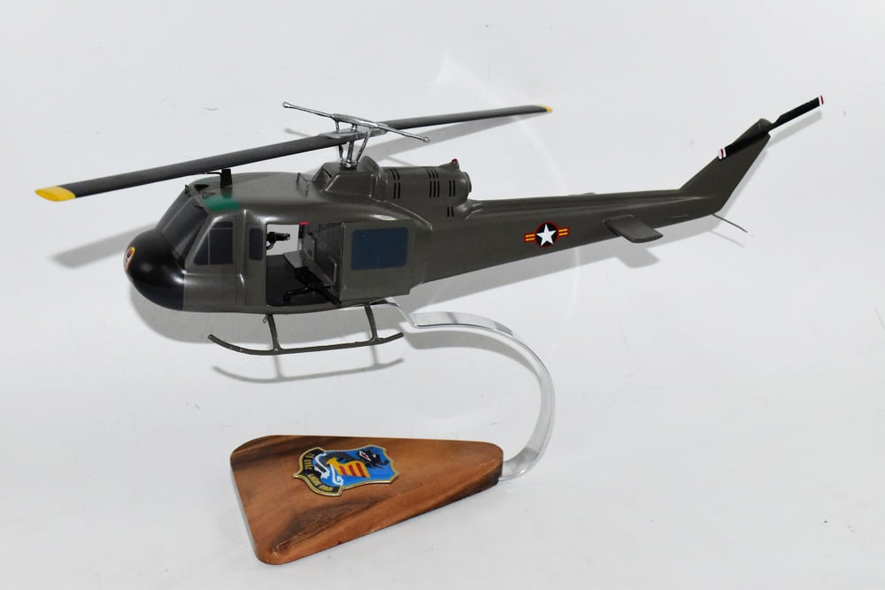 213th Helicopter Squadron VNAF DA NANG UH-1H Model