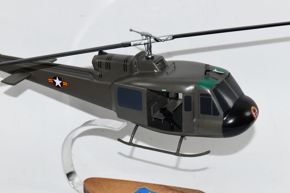 213th Helicopter Squadron VNAF DA NANG UH-1H Model