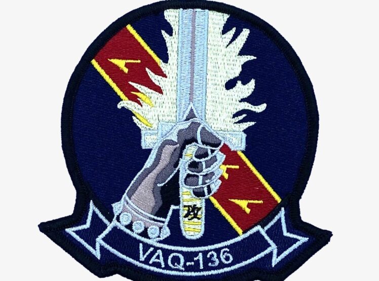 VAQ-136 Gauntlets Patch – With Hook and Loop
