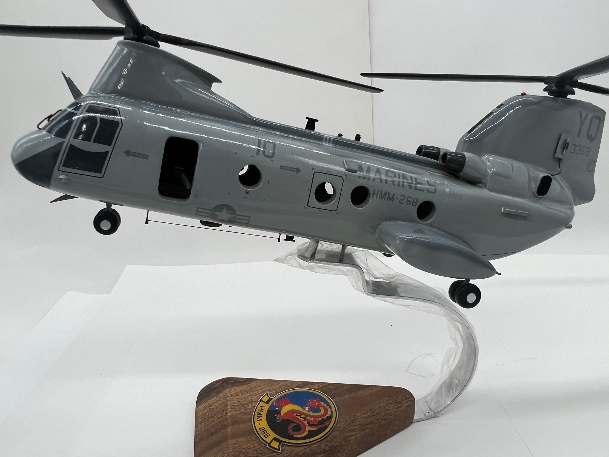 Boeing Vertol CH-46E Sea Knight - Model Aces